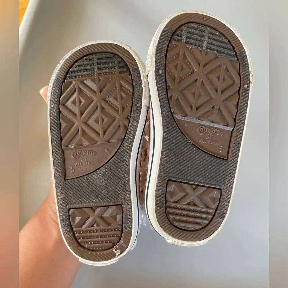 Toddler converse blinged out! Size 5